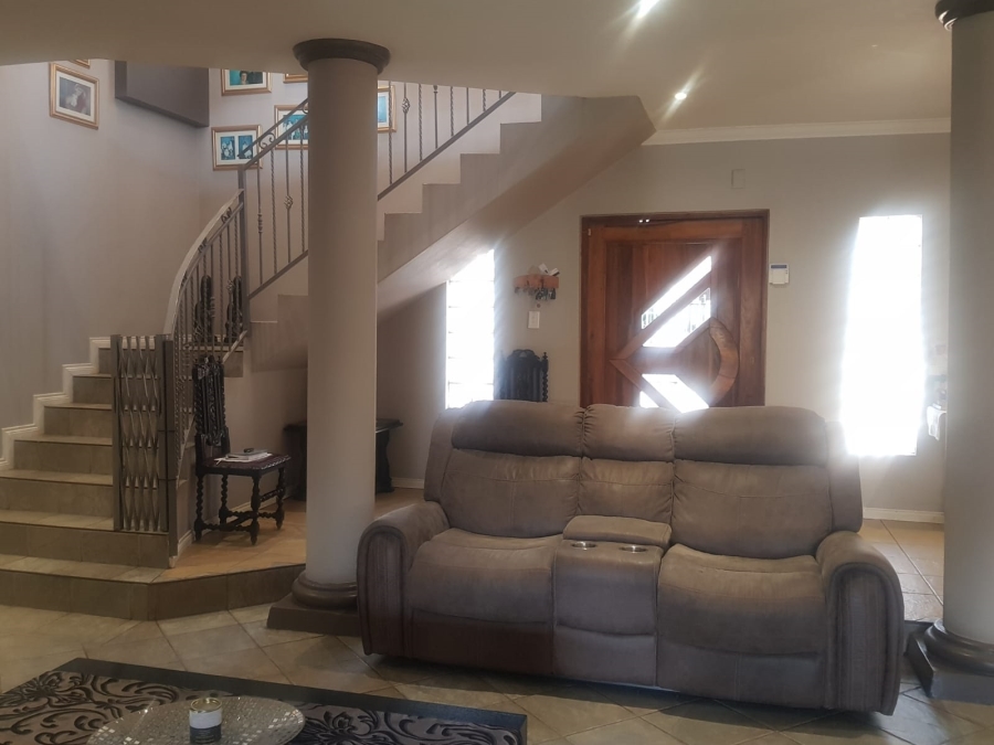 5 Bedroom Property for Sale in Melodie North West